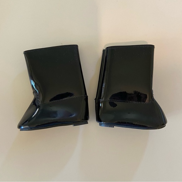 Molly McIntire Doll Raincoat - Picture 3 of 5